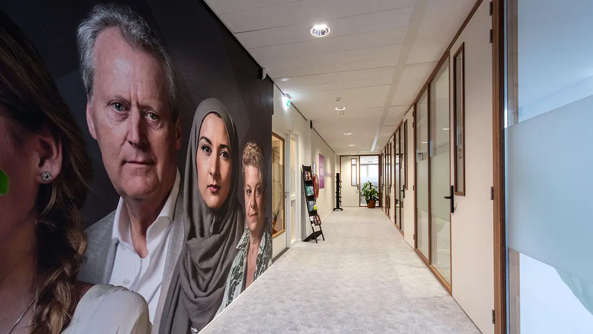 Flotex vloer in gang kantoor Slachtofferhulp